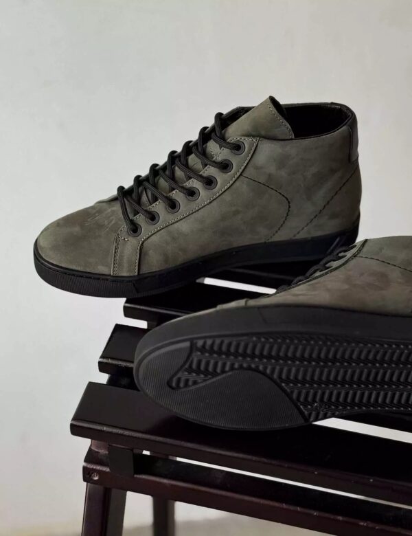 Hellgrüne Ledersneaker - Image 2